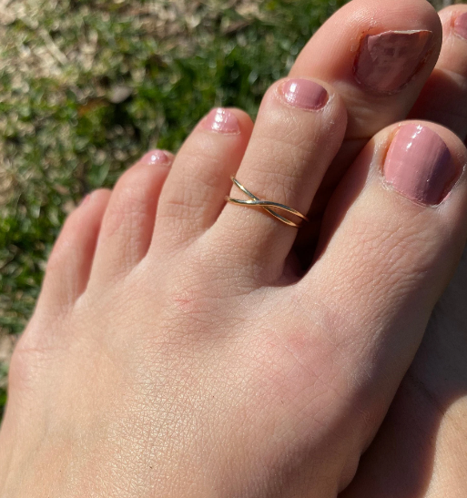 14K Solid Gold Twisted Toe Ring